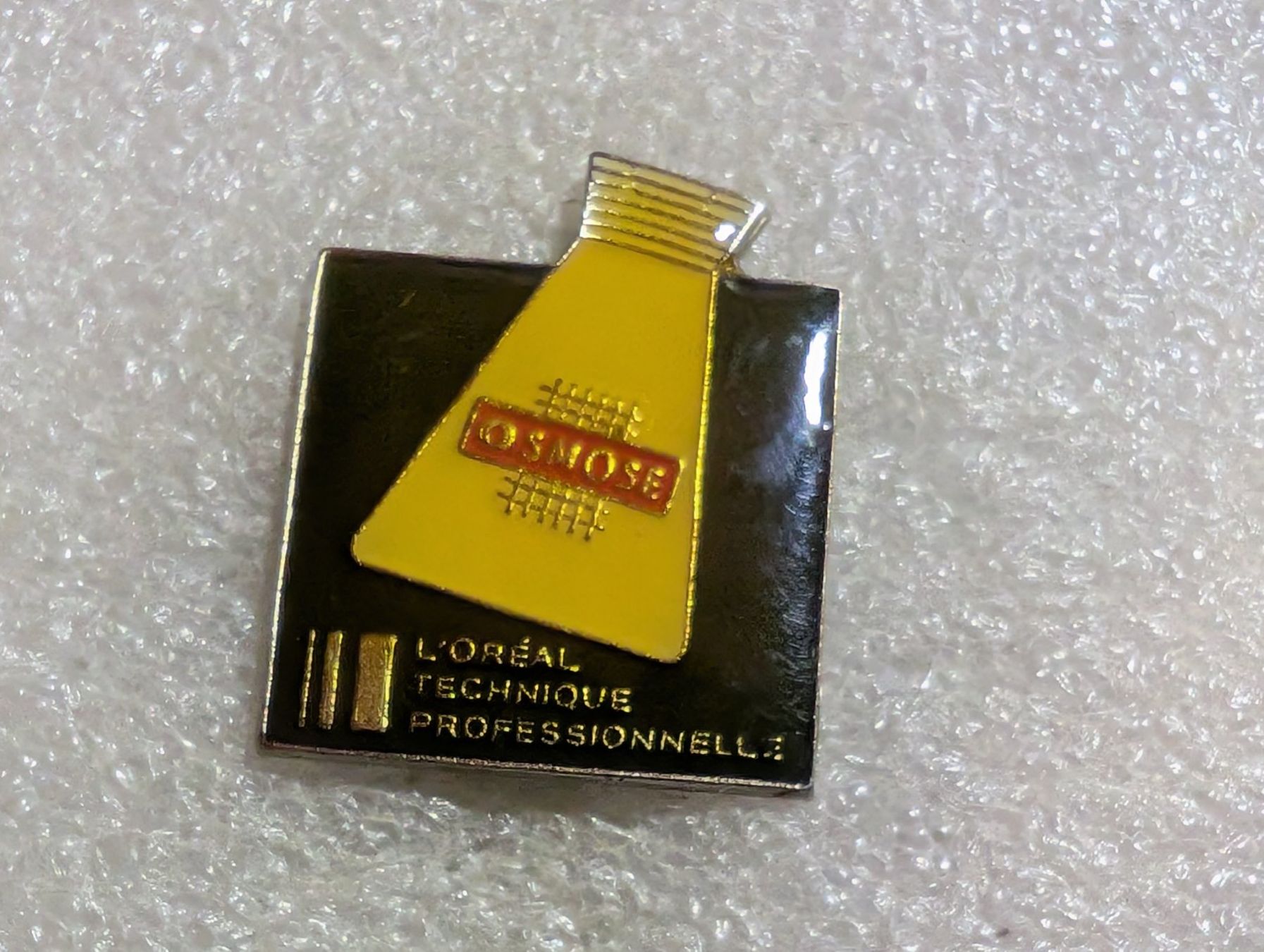 Placchette & Badge: Ansteckpin 194: L'oreal – Usato da Oppligen venduto da Pin-Fall-Shop