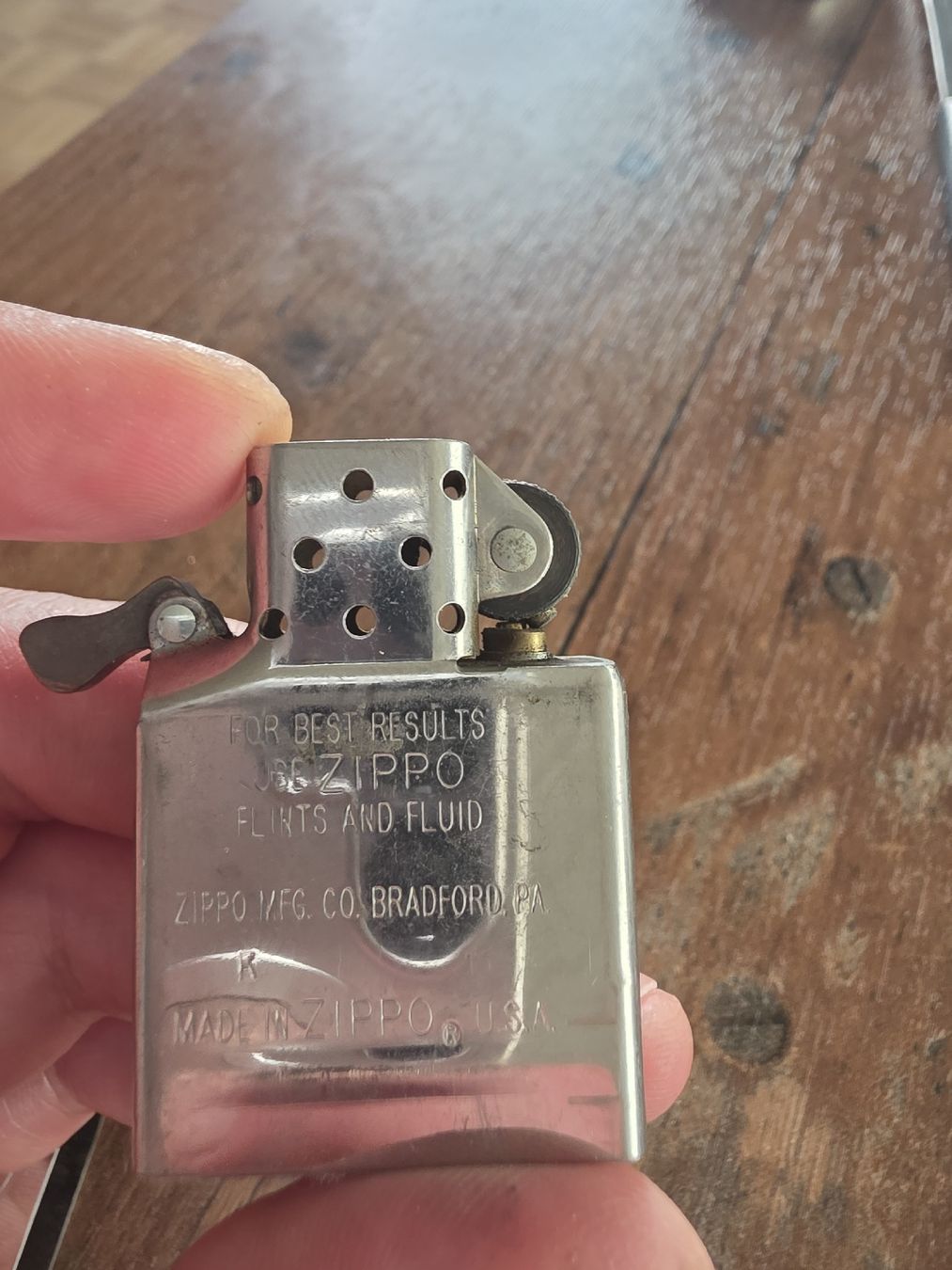 Zippo Accendini: Zippo Hard Rock Cafe 2010 New York – Usato da luzern venduto da rinomaz 2