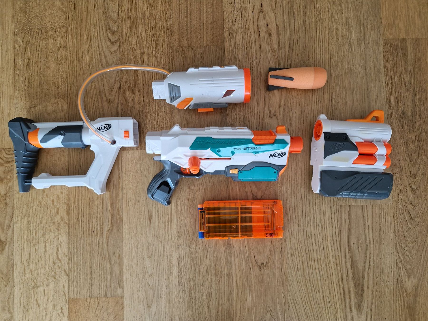 Nerf Giocattoli: Nerf Modulus Tri-Strike + Zombie Strike Doominator – Usato da Baden venduto da Bib3 2
