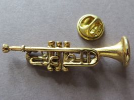 PIN, MUSIK INSTRUMENT TROMPETE 3D, goldfarben