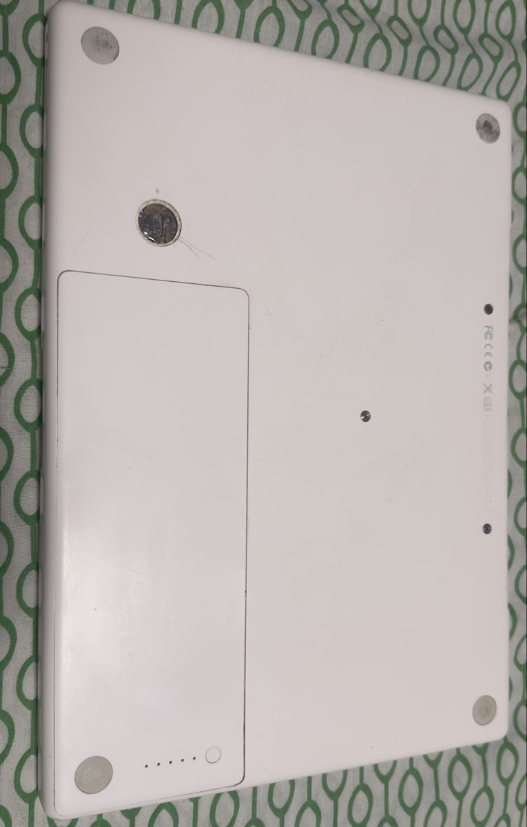 Apple Notebook: Weisses Macbook Late 2008/9 – Difettoso da Näfels venduto da Mica95 1