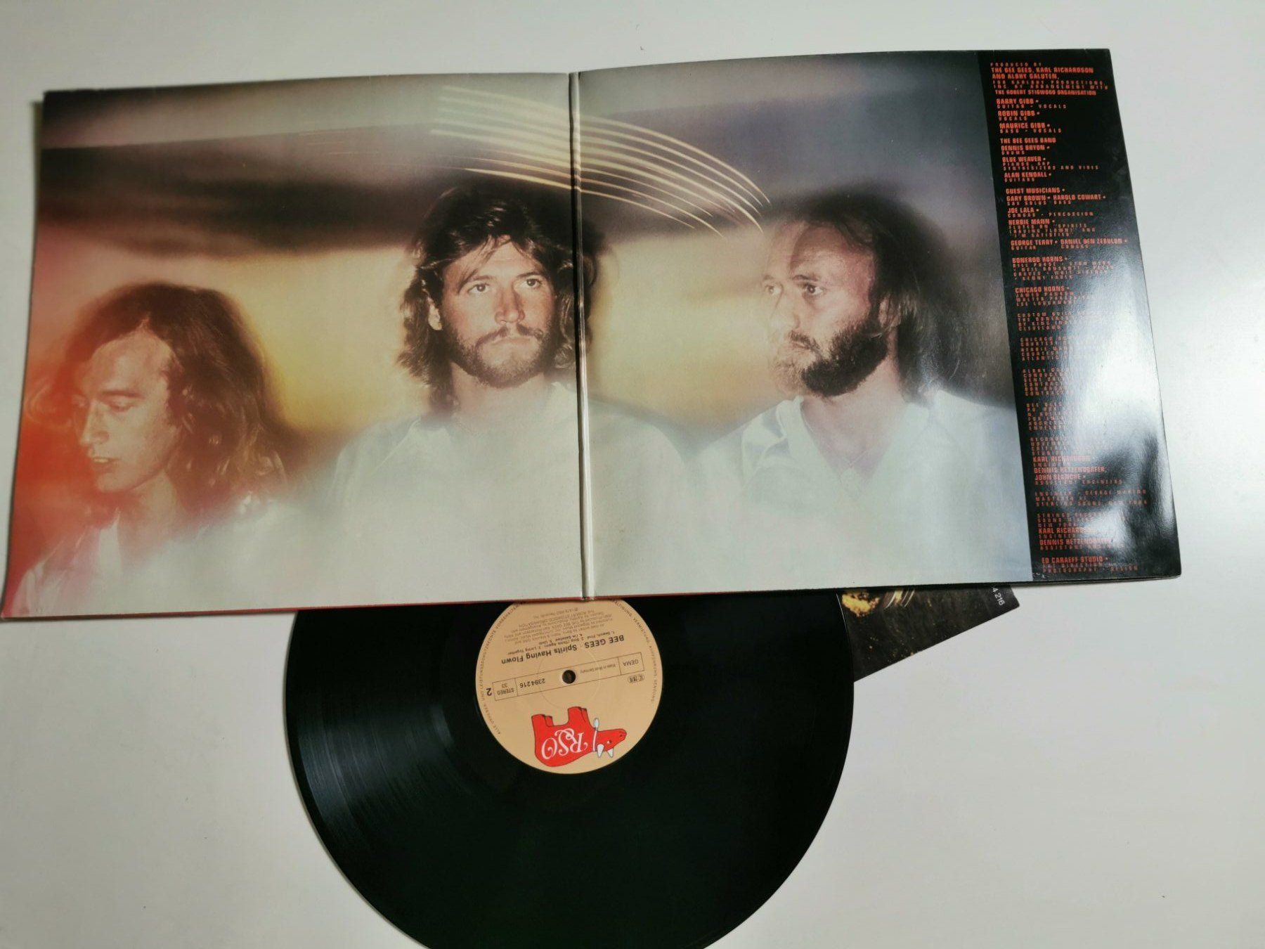 Schallplatten: BEE GEES - SPIRITS HAVING FLOWN – Gebraucht aus Grafenried von House-of-Oldies 2