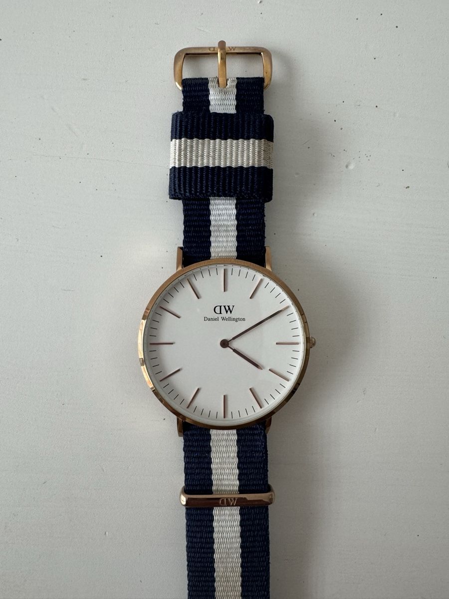 Daniel Wellington Orologi: Daniel Wellington Uhr Roségold 40mm – Usato da Sulgen venduto da a_fonsi