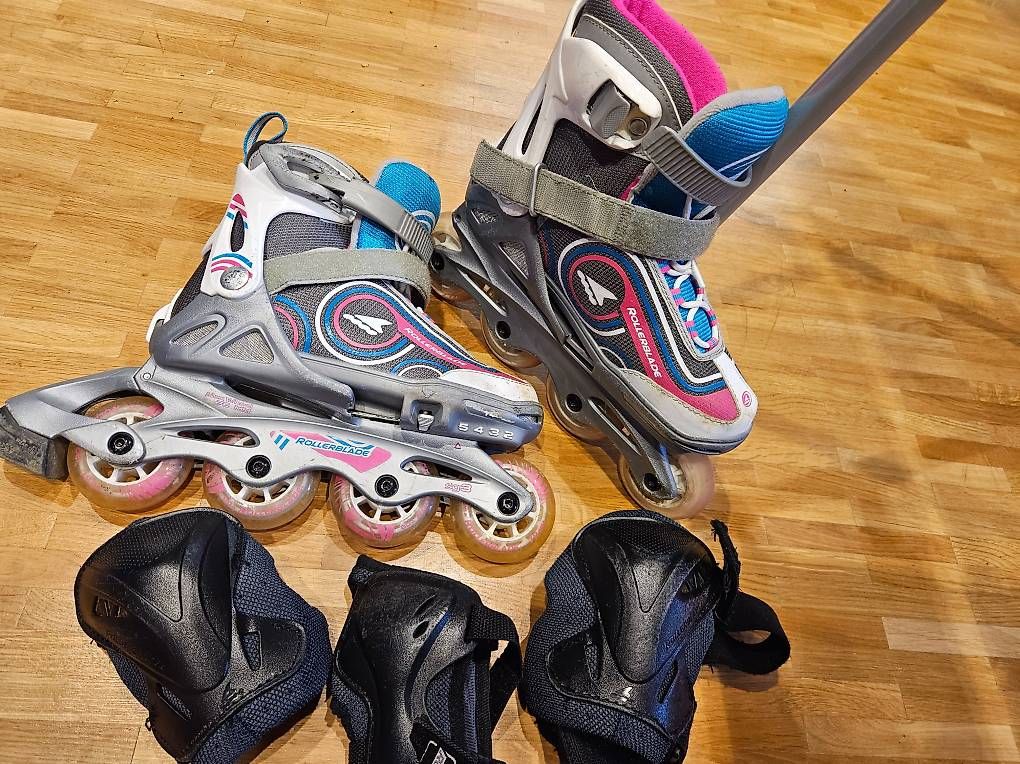 Pattini in linea & Pattini a rotelle: Inlineskates verstellbar Gr. 33- 36.5 – Usato da Ebikon venduto da dale33