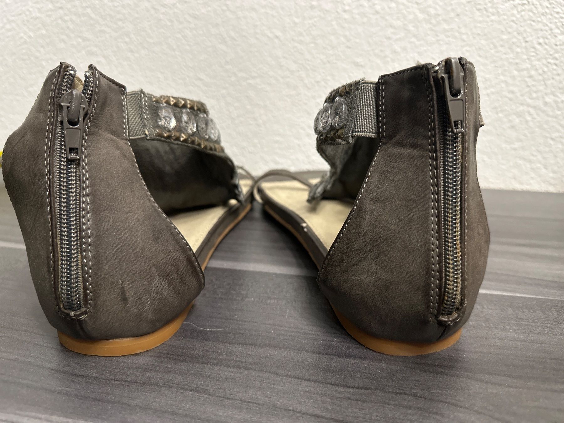 Scarpe da donna: Sandaletten flach Größe 42 – Usato da Aarburg venduto da Tonija 2