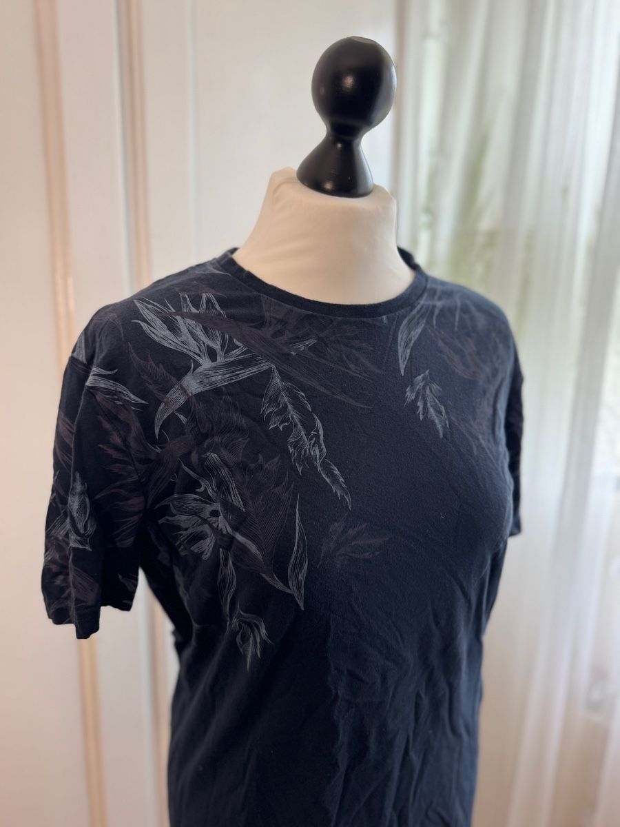 T-shirt: Sommerliche T-Shirts mit Muster, Grösse M – Usato da Wetzikon ZH venduto da el-lustigo2 1