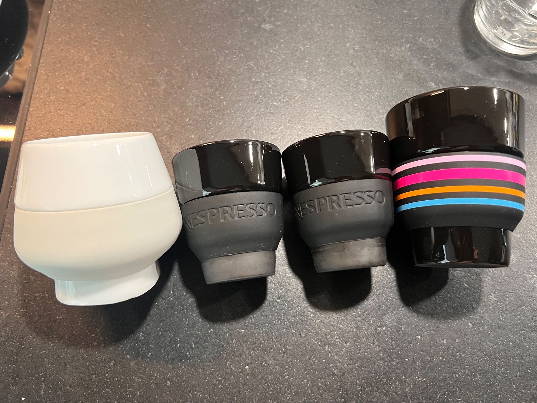 Set di piatti: NESPRESSO cup collection – Nuovo (secondo la descrizione) da Lausanne venduto da NYC67 3