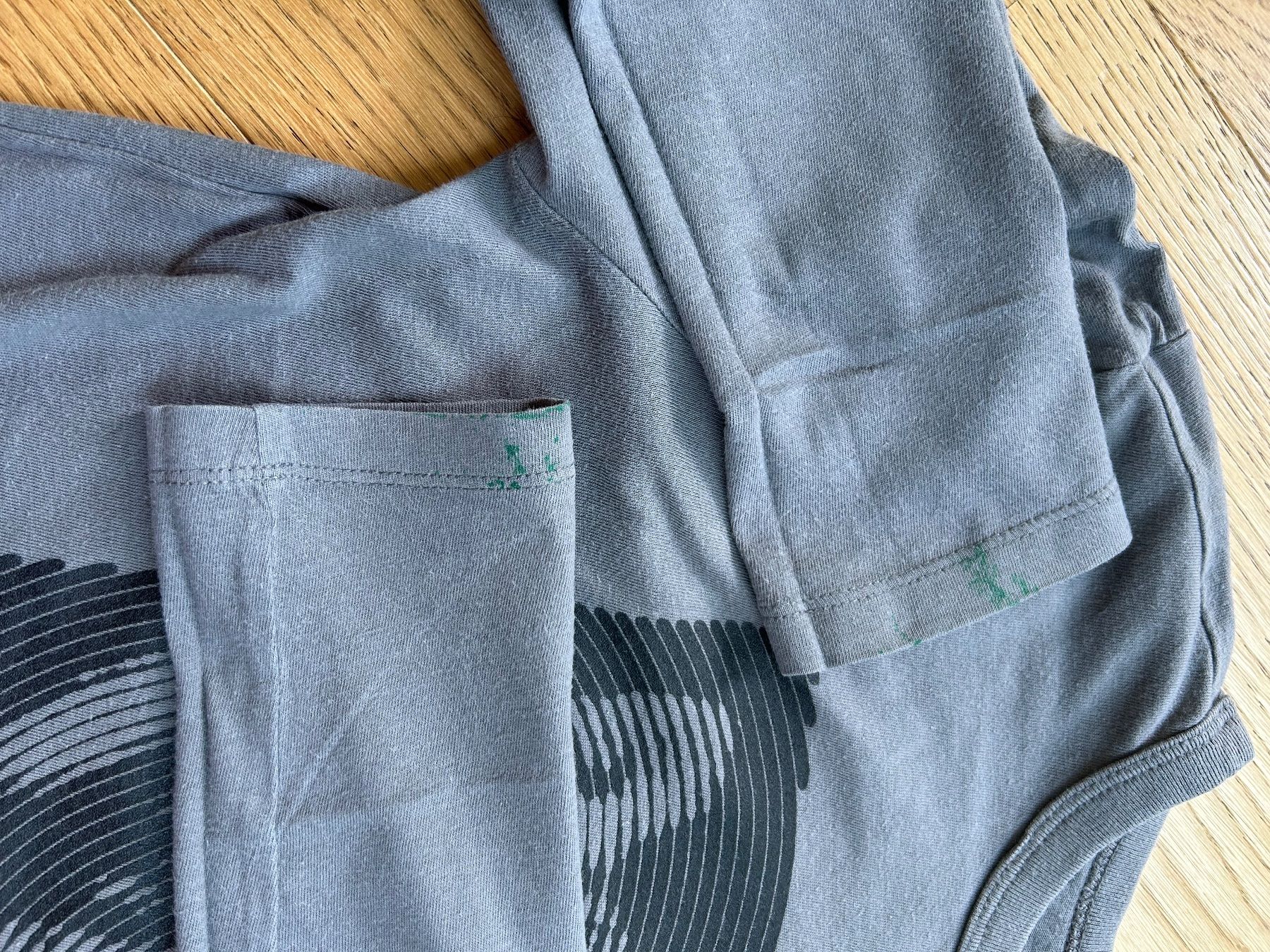 Gap Kleiderpakete & -sets: T-Shirts Gr. 130 – Gebraucht aus Rothrist von szc_9dg5 5