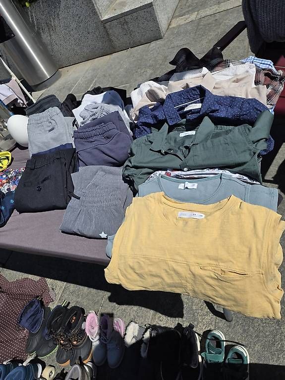 Lotti & Set di vestiti: Diverse Jungskleider – Usato da Adliswil venduto da menielm 2