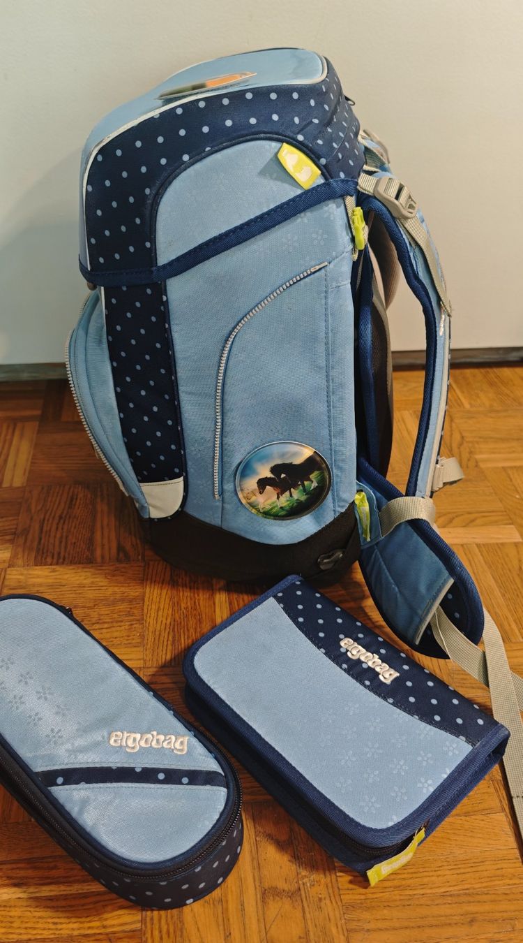 Ergobag Borse & Zaini: Ergobag Schulranzen Set (3-teilig) – Usato da Gams venduto da MissTraveller 2