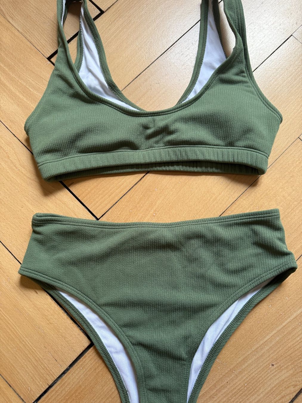 Zaful Maillots de bain & Bikinis: ZAFUL - Bikini olivgrün S – D'occasion à Zürich par Diazaio 1