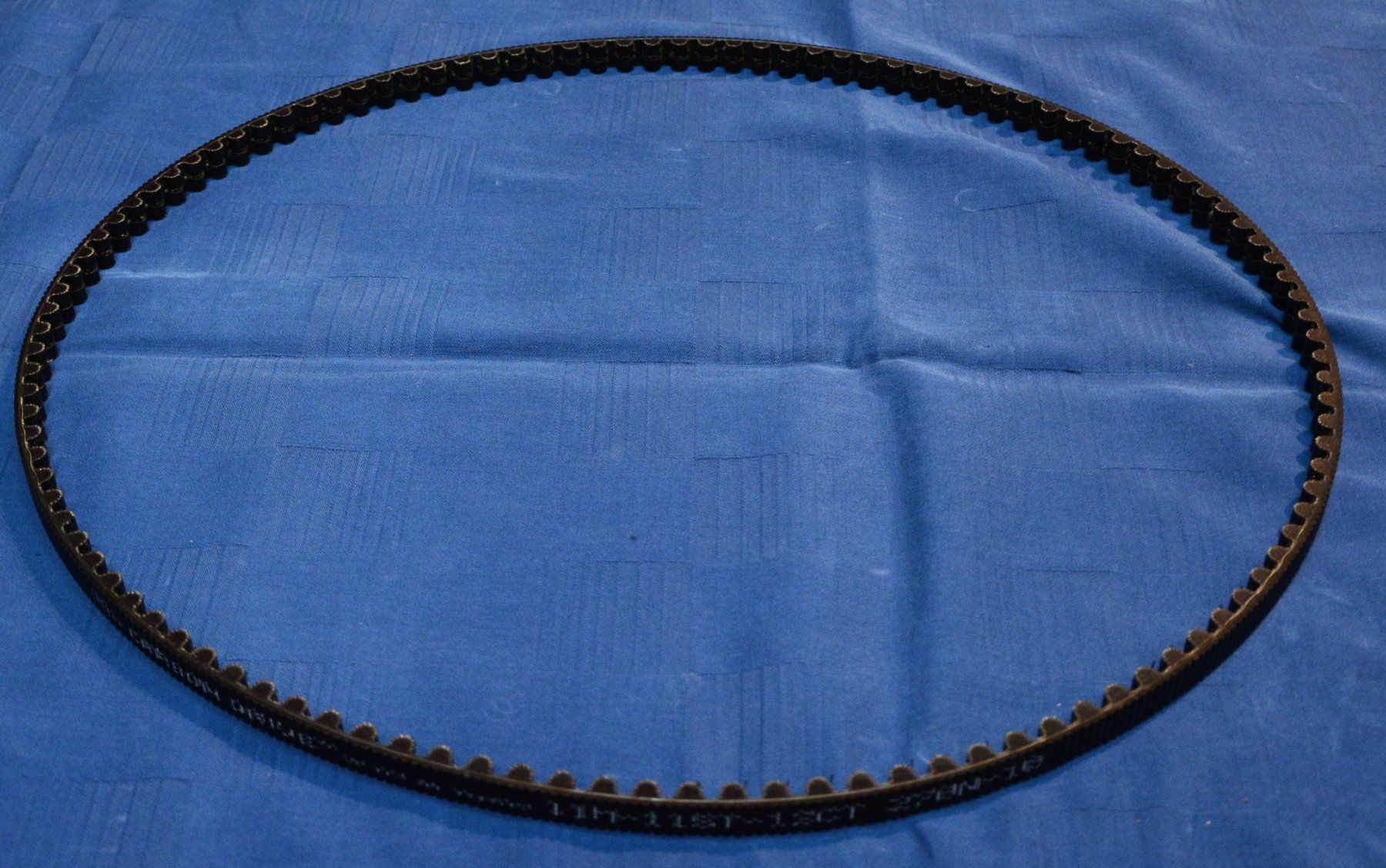 Gates Pezzi di ricambio: Gates CDX Centertrack Riemen mit Nut / schwarz / 115T – Nuovo (secondo la descrizione) da Elgg venduto da Odracir0603