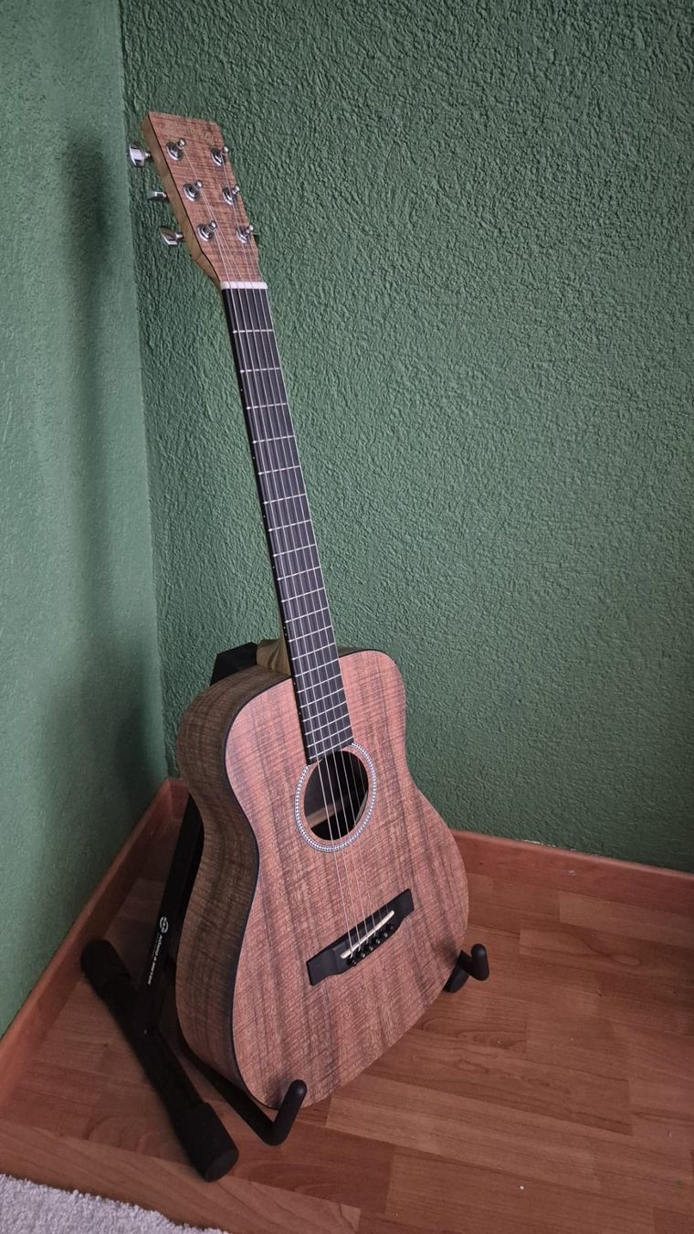 Martin & Co. Strumenti musicali: Little Martin LXK2 Gitarre + Ständer – Usato da Wolfhausen venduto da andreaandrea85