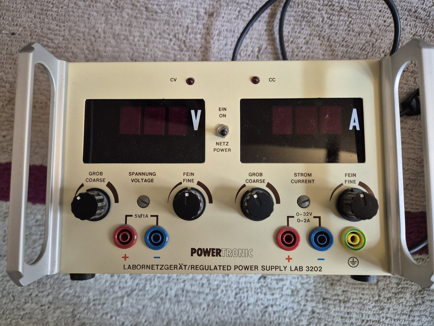Powertronic Labornetzgerät Lab 3202 regelbar gebraucht (Gebraucht) in ...