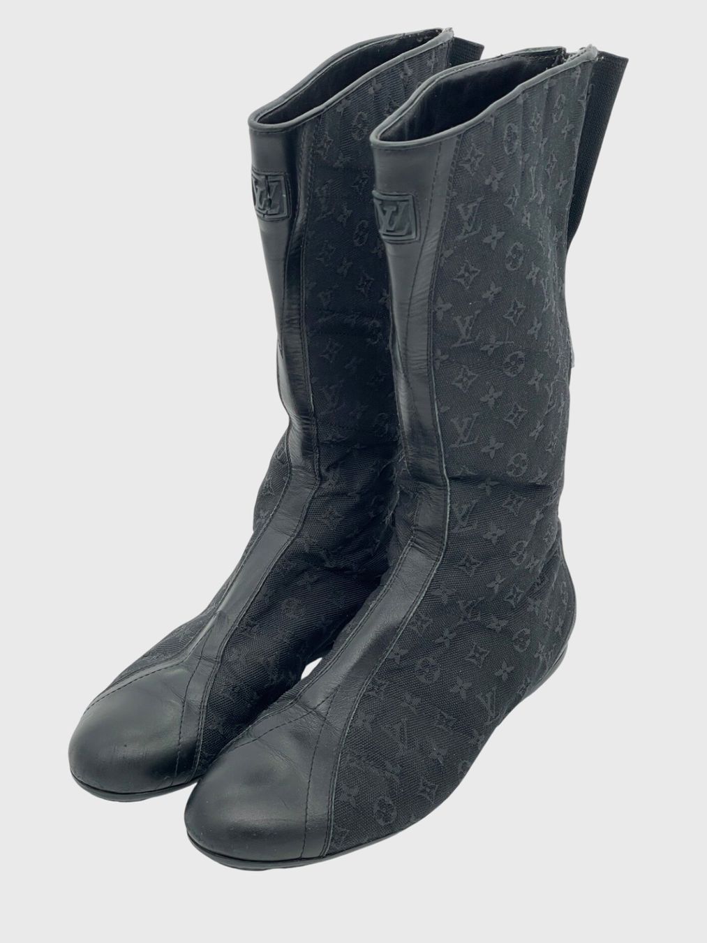 Louis Vuitton Chaussures femmes: Louis Vuitton Monogram Mini Lin Stiefel EU 36.5 Schwarz – D'occasion à Zürich par shoe_shop 2