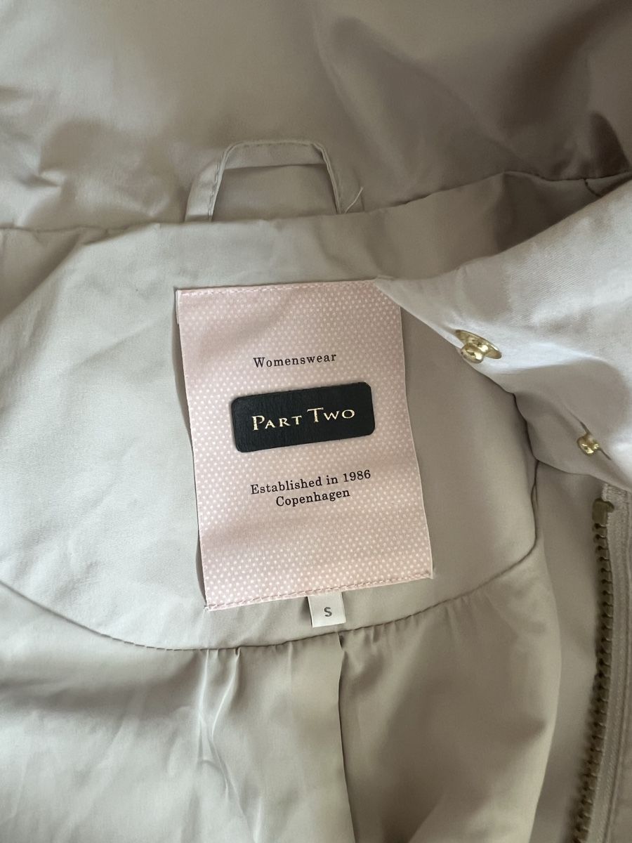 Manteaux: Part two Trenchcoat – Neuf (Voir description) à Inwil par 27sonnenschein 7