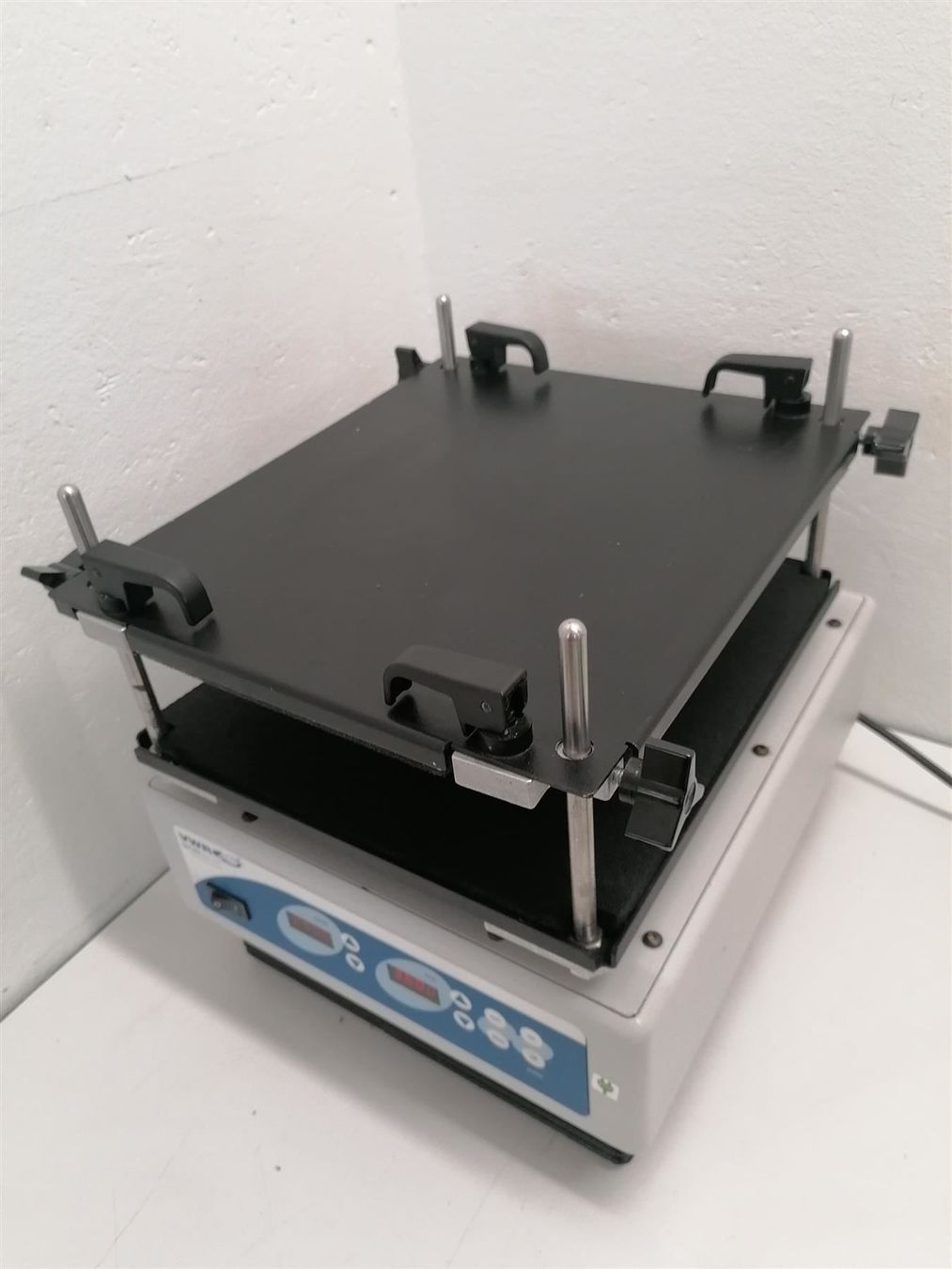 Accessori da laboratorio: VWR DMS-2500 Shaker – Usato da Niederdorf venduto da LeptonAG_Labor 2