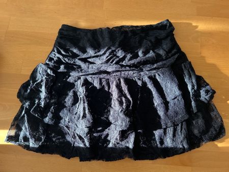 Damen Rock schwarz mit Spitzenbesatz in gutem Zustand