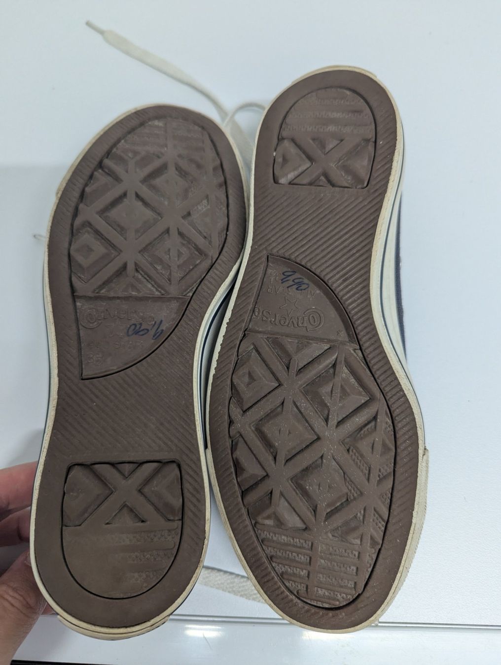 Converse Damenschuhe: Converse Turnschuhe Grösse 36 – Gebraucht aus Root von Pfroeschli 4