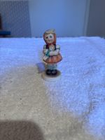 Goebel Hummel Figur Mädchen mit Puppe, Top Zustand!