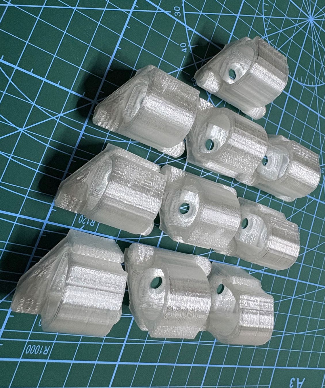 Noch Trains électriques: 10 Stk. Kelltec Kabelclips d19mm PET-G – Neuf avec emballage d'origine à Dittingen par Beamsplitter 2