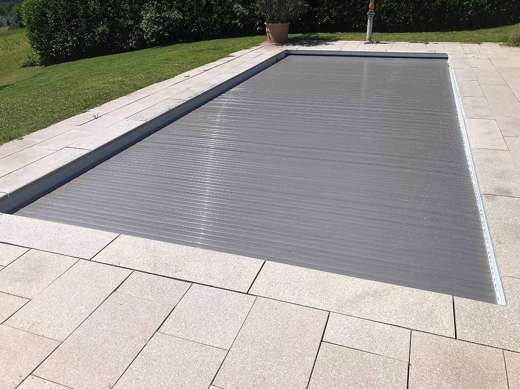 Schwimmbad: Rolladenpanzer Abdeckung Pool/Schwimmbad – Gebraucht aus Oberdorf BL von mis_8l7c