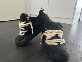 ZARA Sneakers schwarz Gr. 43 mit Ersatzschnürsenkel