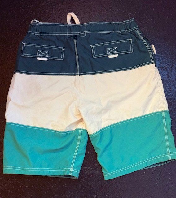 Superdry Pantaloni: Super Dry Short / Badehose / Freizeithose  Grün-Eierschale – Usato da Zollikon venduto da cyberbambi123 1