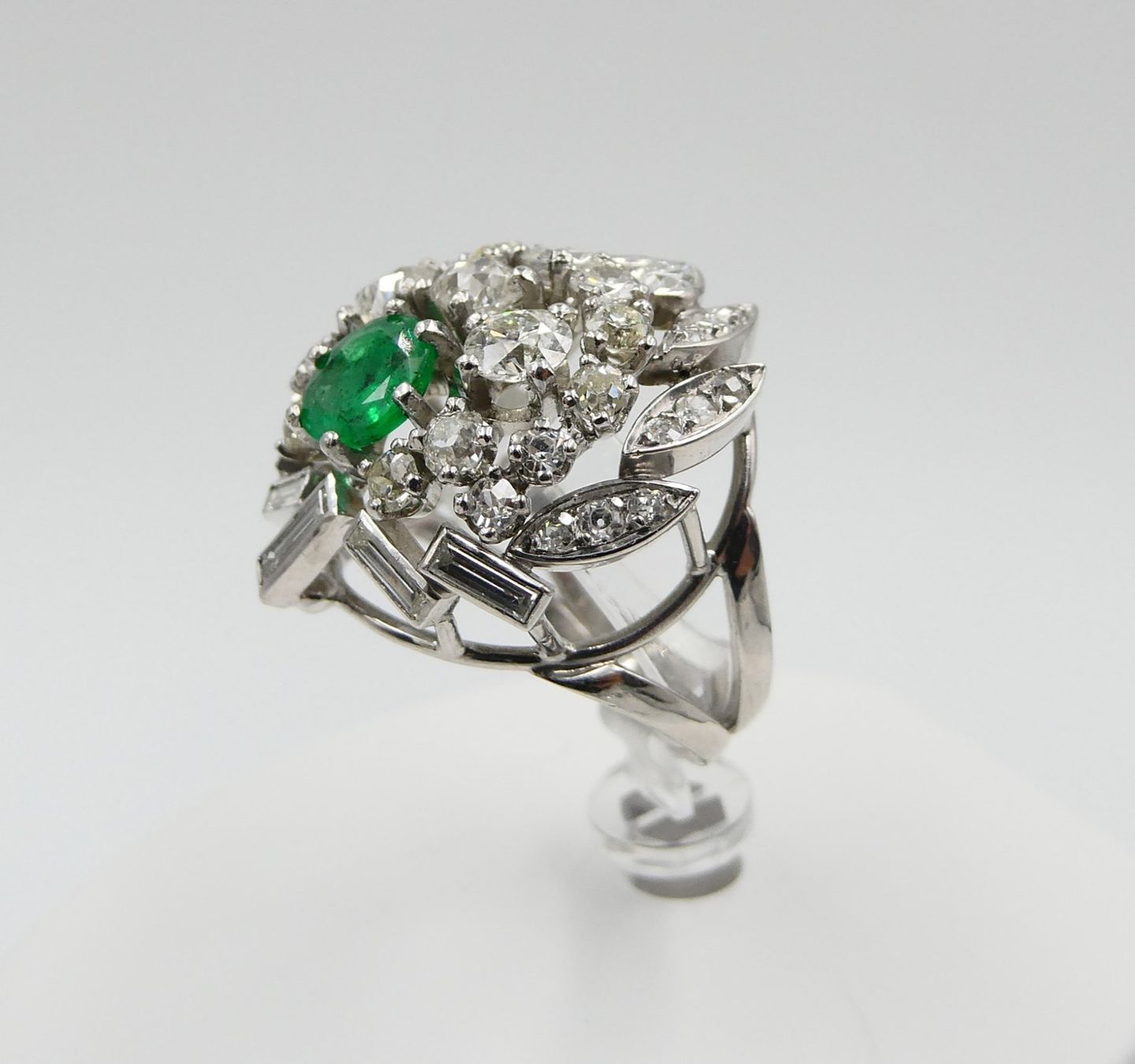 Ringe: SMARAGDRING MIT DIAMANTEN IN 950 PLATIN – Gebraucht aus Luzern von EdiGem 2