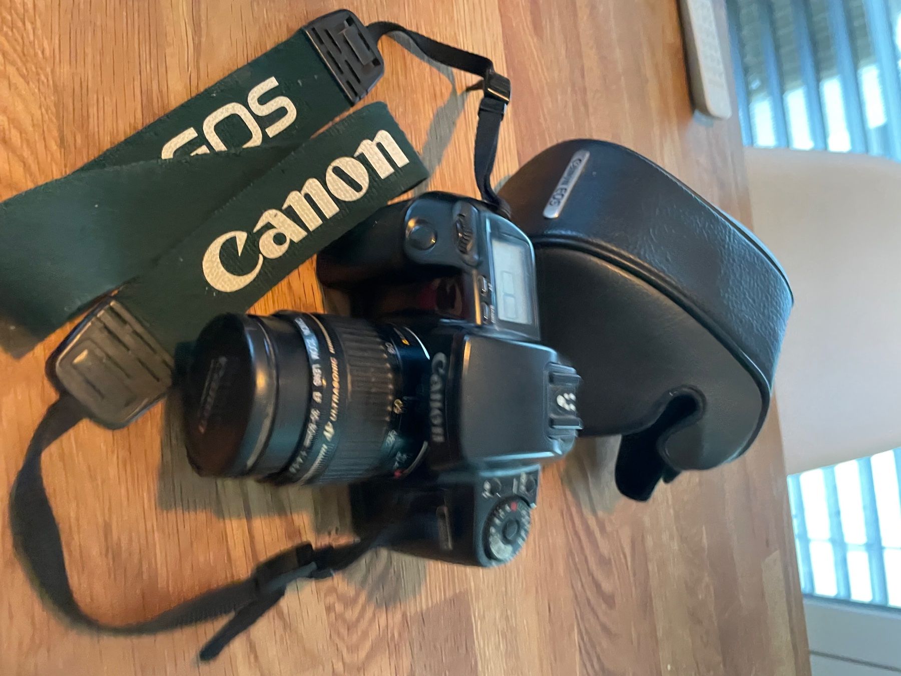 Canon Fotocamera: Canon EOS 100 Kamera mit Objektiv – Usato da Bülach venduto da bjoernbenny 4