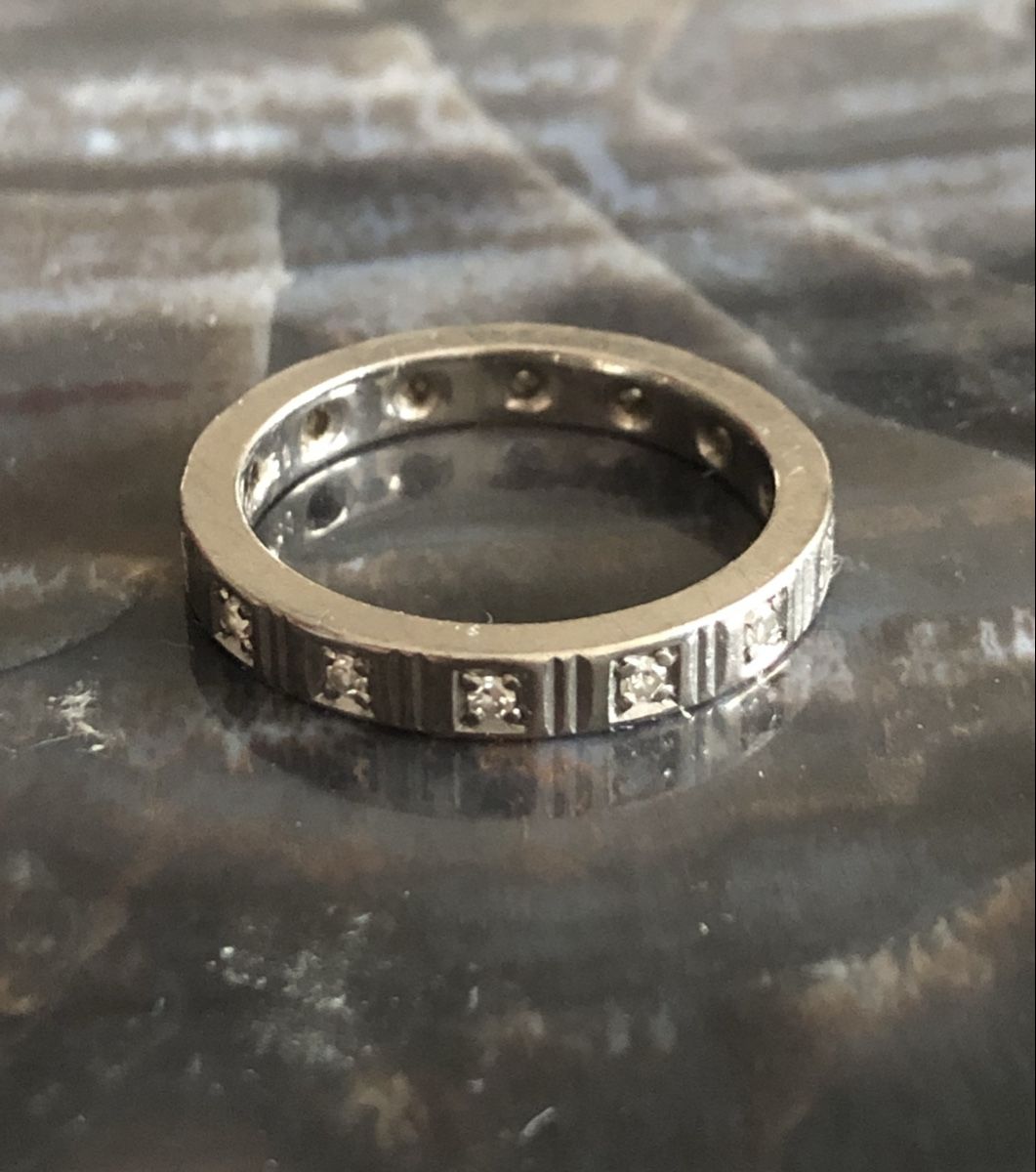 Anelli: Bague rivière or 750 et diamants – Usato da Zürich venduto da malia. 1