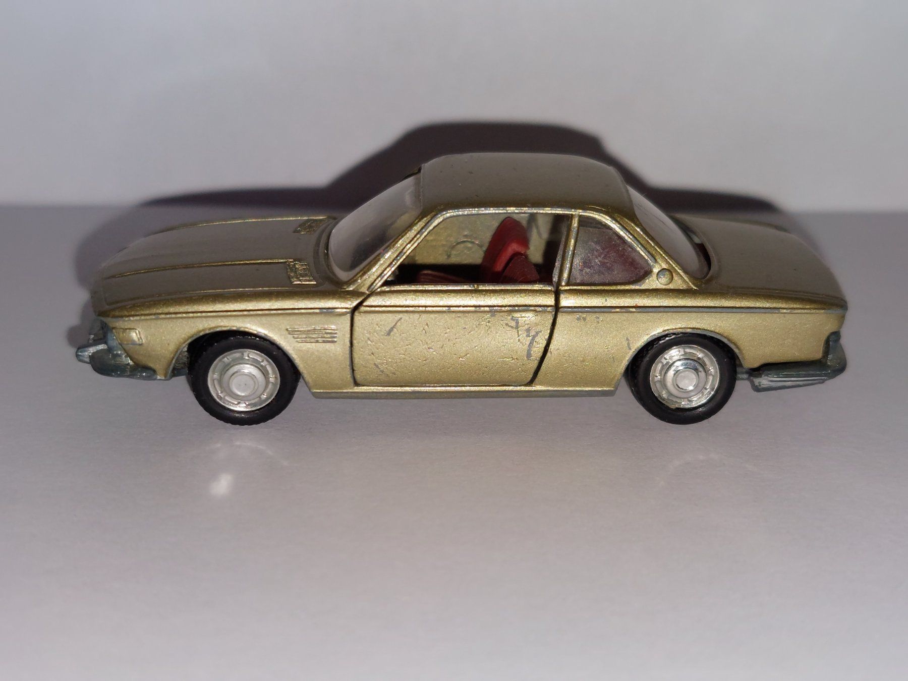 BMW Modellini d'auto: BMW 2800 CS 1:66 Schuco Nr.815 – Usato da Diegten venduto da isetta590 1