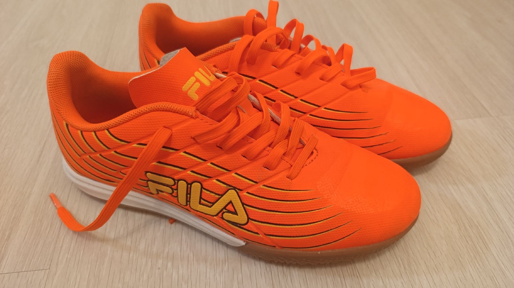 Fila Scarpe per ragazzi: Fila Hallenschuhe Orange Grösse 37 – Usato da Zürich venduto da superfecoo