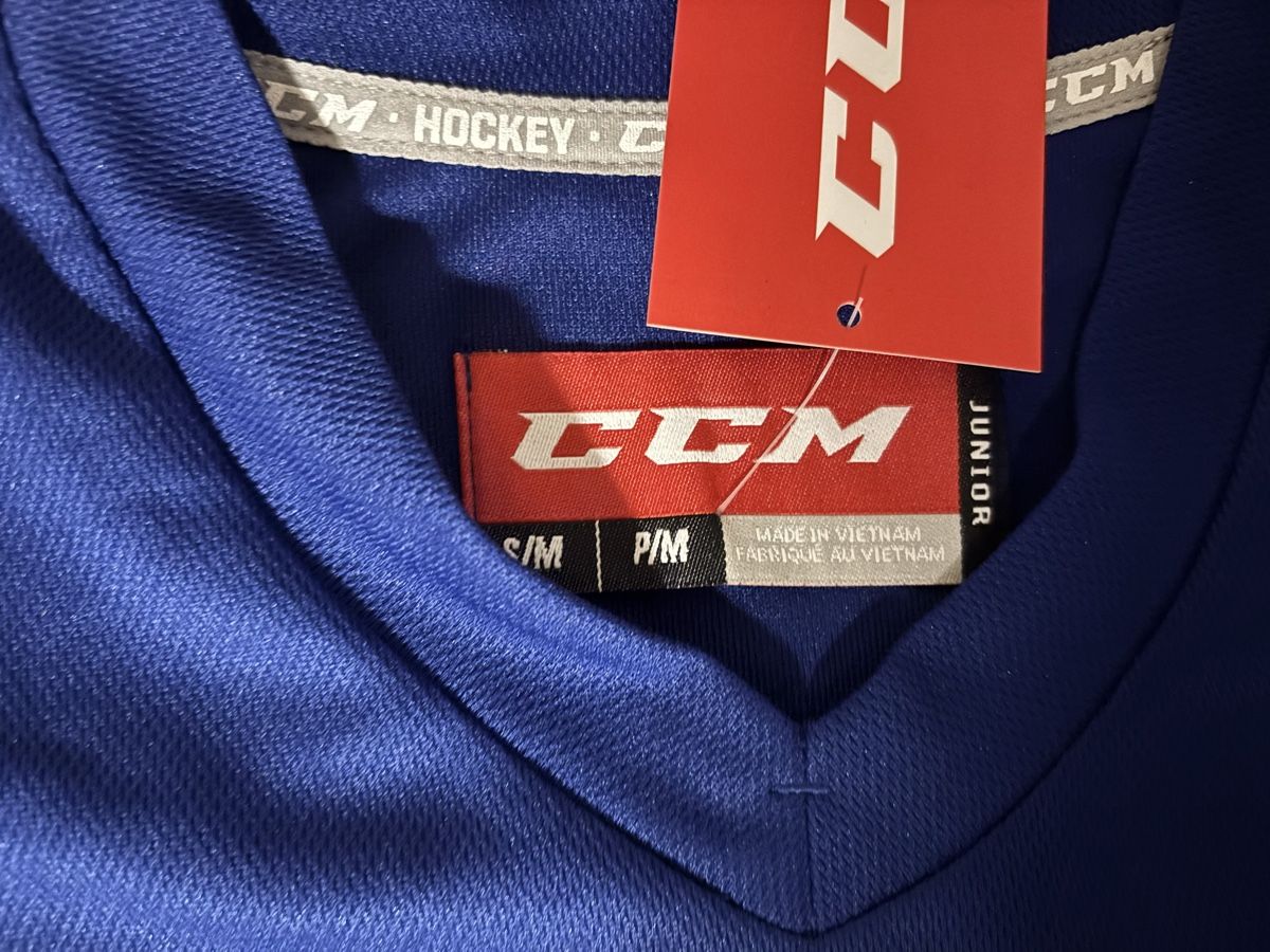 Ccm Survêtements: Ccm Training Trikot Junior s/m – Neuf avec emballage d'origine à Sulgen par Barbapapa69 1