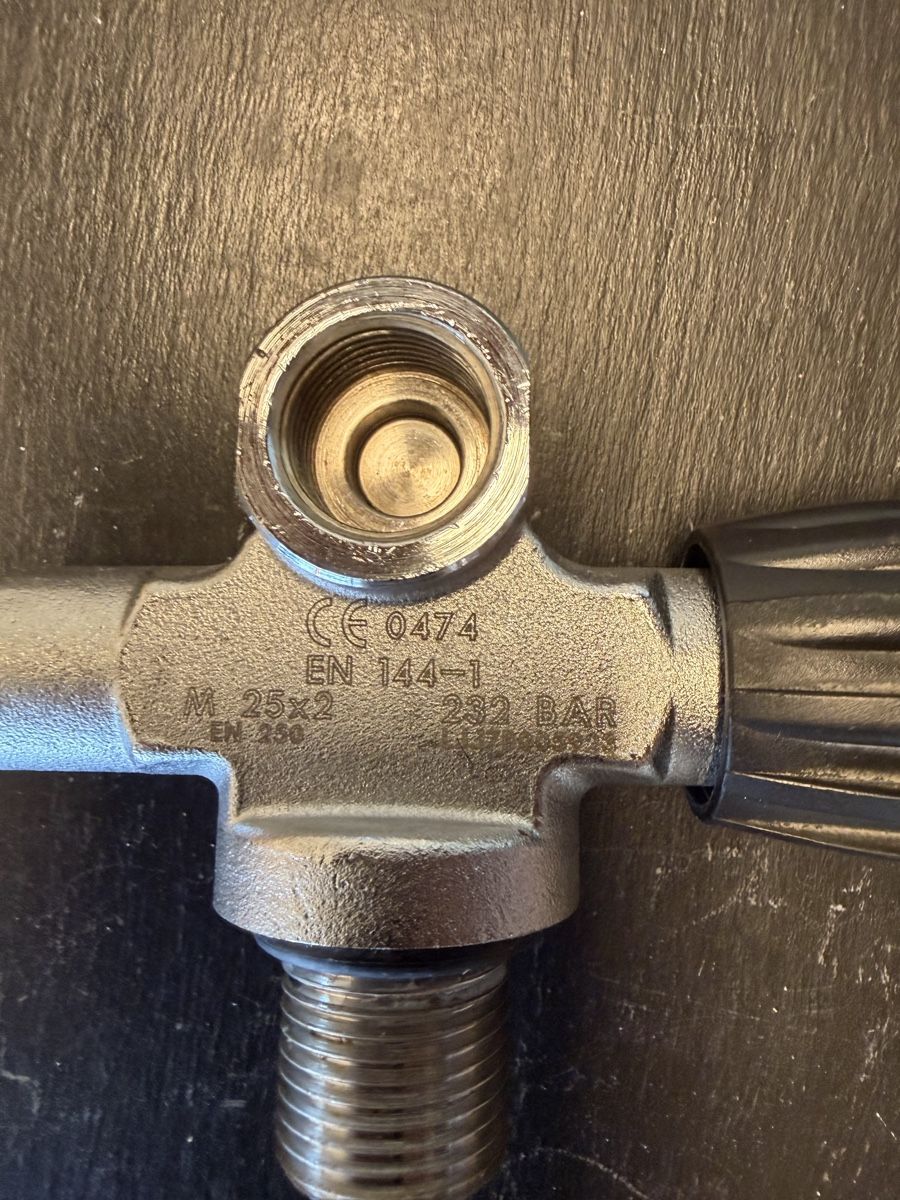 Tauchflaschen: Tauchflaschen Ventil 232 Bar – Gebraucht aus Rorbas von sgr_2tqv 4
