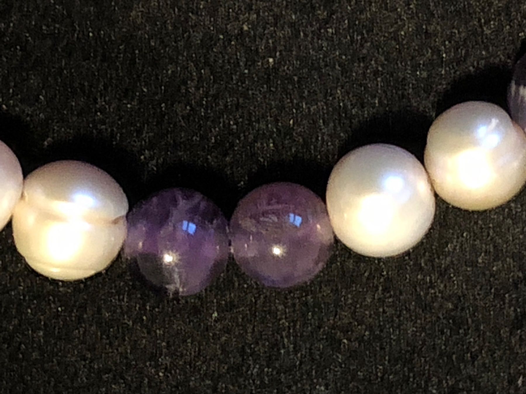 Bracciali & Braccialetti: Echte Perlenarmband mit Amethyst – Usato da Läufelfingen venduto da Original100 1