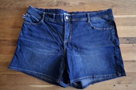 Damen Shorts (Jeans) Grösse 46  guter Zustand