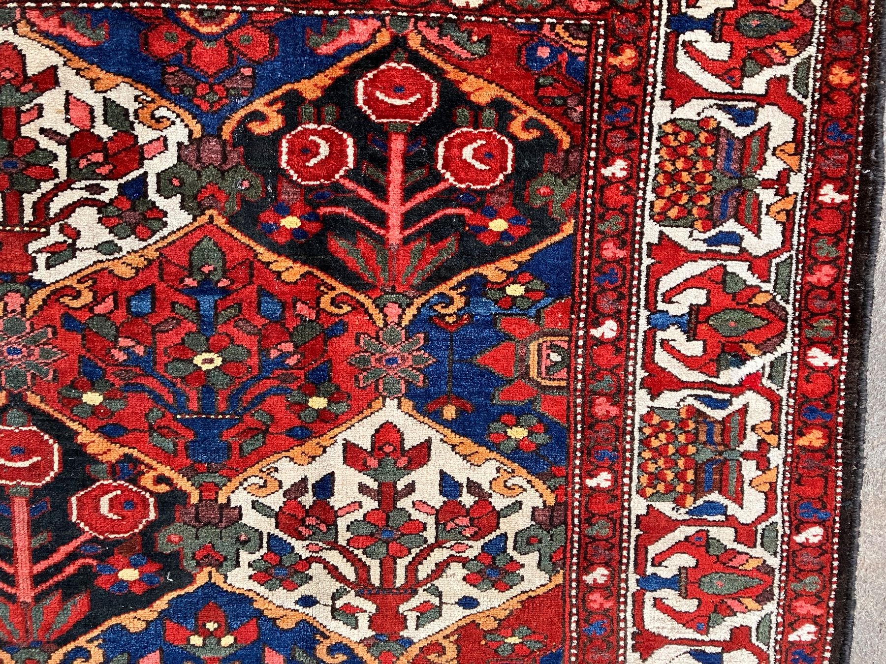 Tappeti: Antik Bachtiar Teppich Perser 220x165cm – Usato da Zürich venduto da otomado