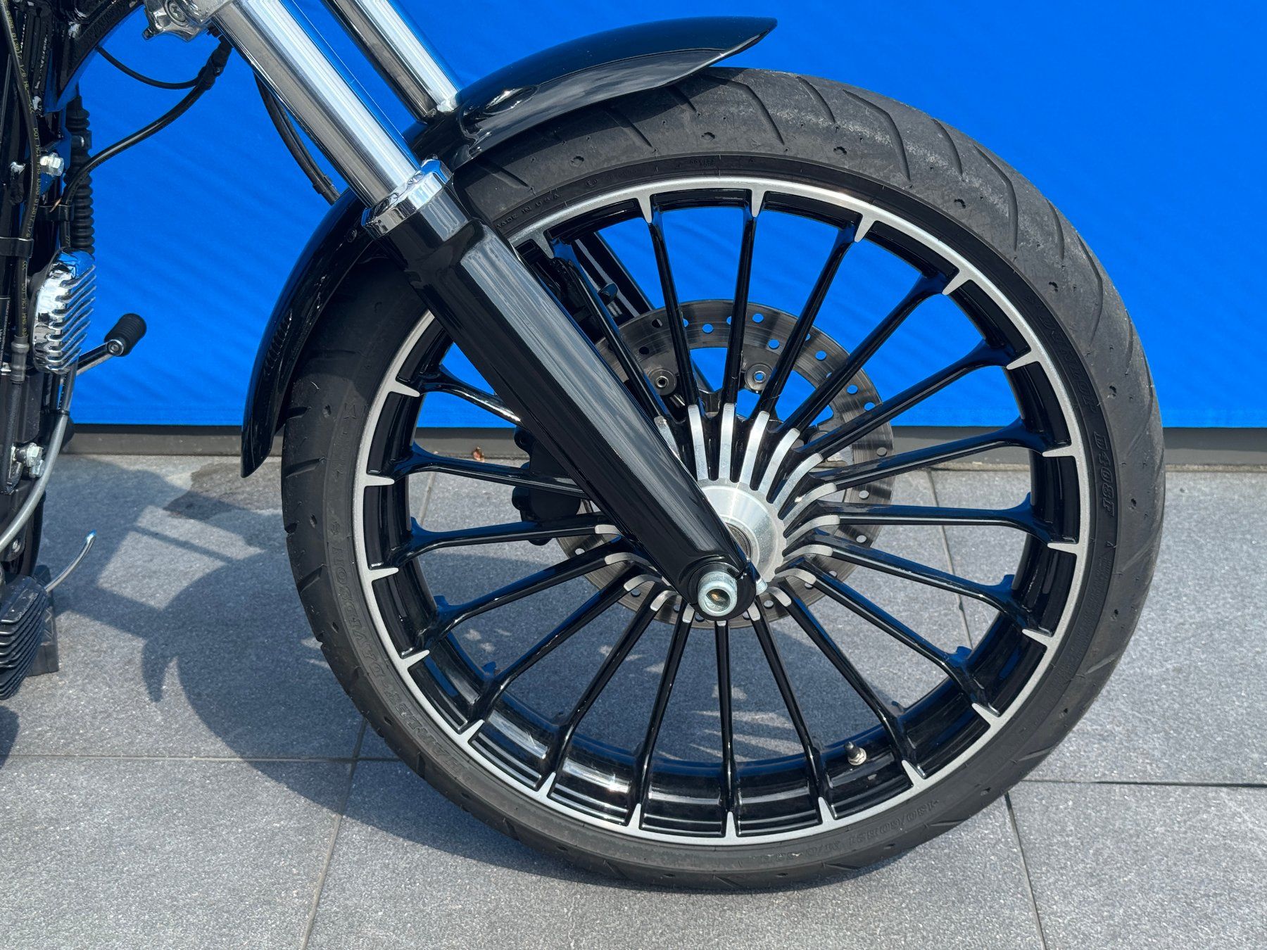Harley-Davidson Chopper: HARLEY-DAVIDSON FXSB Breakout 103 ABS, 35 KW, Keyless – Gebraucht aus Escholzmatt von Wikinger11 2