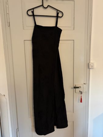 Schwarzes Kleid mit samt Drachenmuster Grösse S