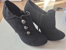 Schicke Stiefeletten, schwarz, Gr. 38, wenig getragen