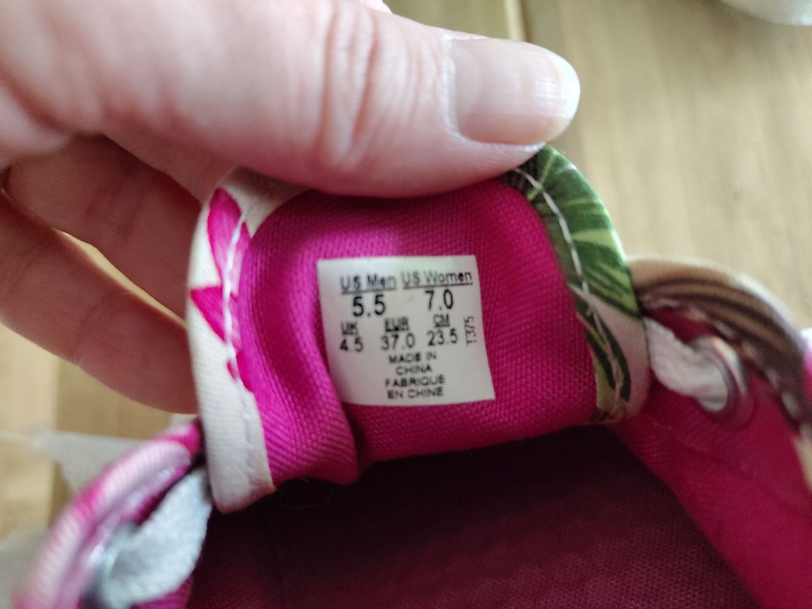 Vans Scarpe da donna: Vans Damenschuhe Blumenmuster Grösse 37 – Usato da Dietlikon venduto da VintageStudioZurich 2