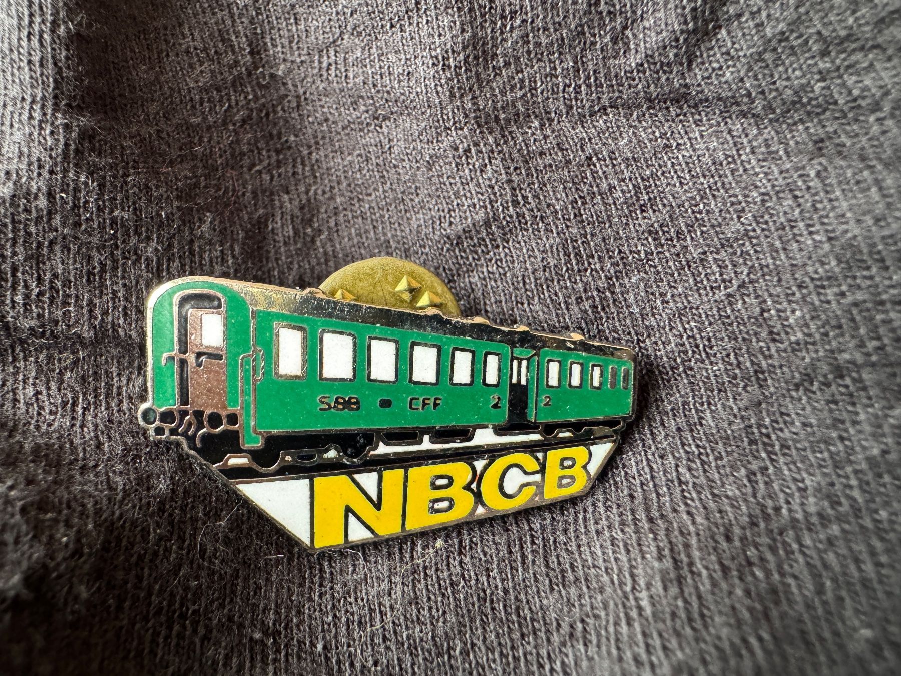 SBB/CFF/FFS Placchette & Badge: Pin pins SBB CFF FFS wagone NBCB – Usato da Neuchâtel venduto da _Easy_to_Find_