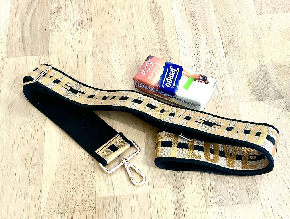 Altro in  Abbigliamento & Accessori: Origineller Taschenhenkel – Usato da Siebnen venduto da Corina2026