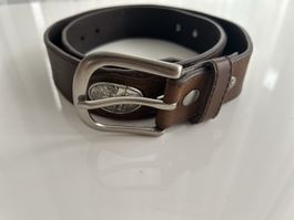 Ledergürtel braun mit Hirsch-Motiven guter Zustand
