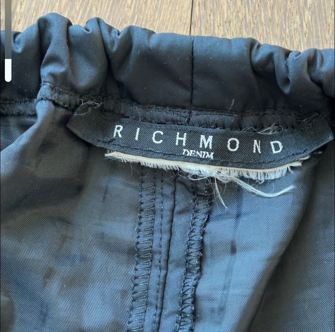 Hosen: Warme Hose von John Richmond, Grösse L – Gebraucht aus Wohlen b. Bern von Beppe99 1