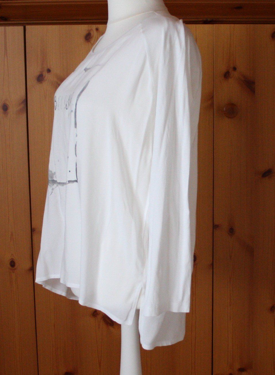 Camicette: Bluse Langarm weiss-grau  Gr. XL – Usato da Flüelen venduto da Diversicum-Curvy 3