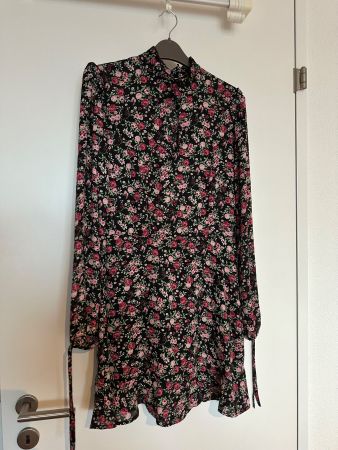 Damenkleid mit Blumenmuster - 38 - NEU!