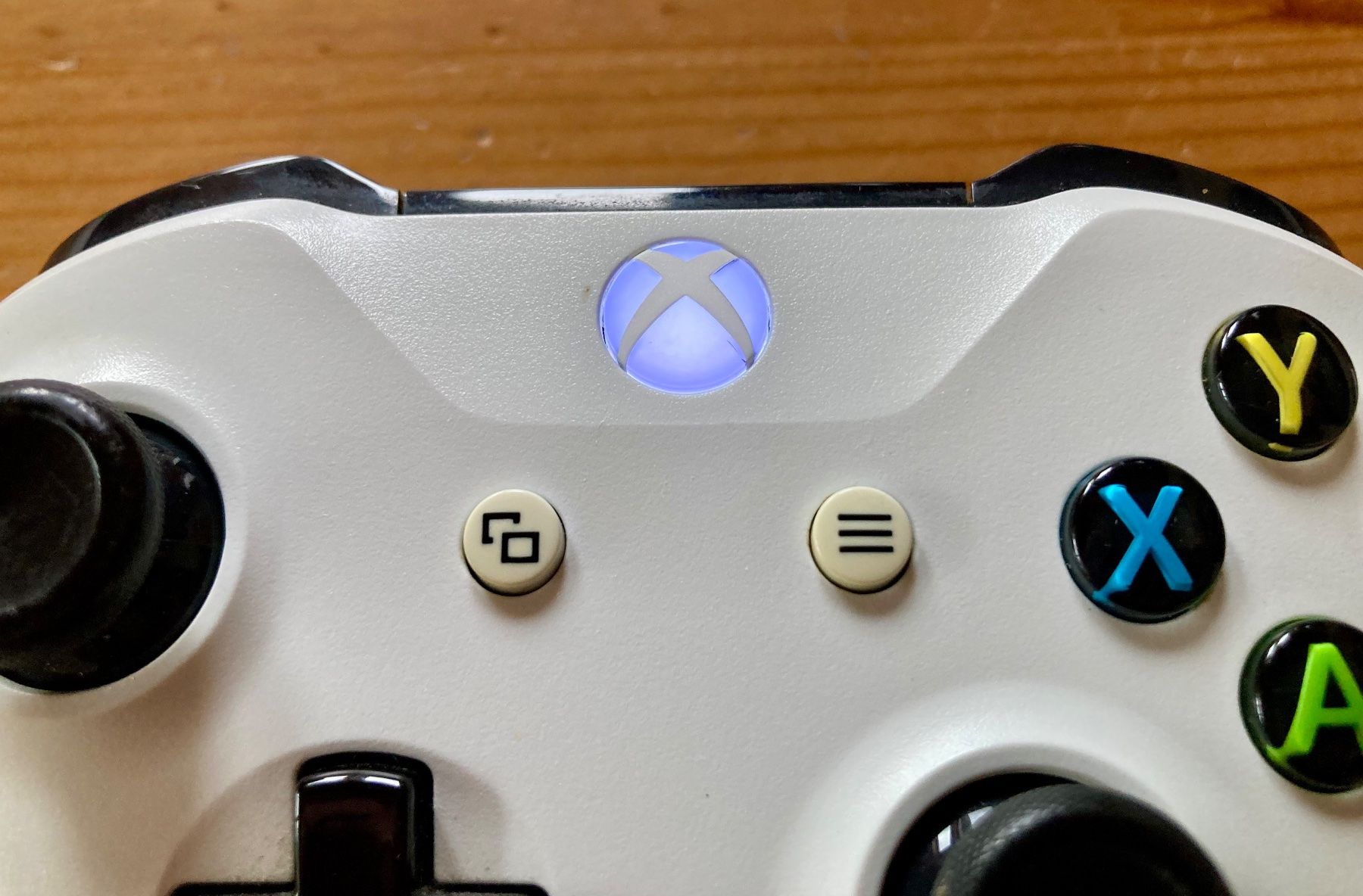 Microsoft Controller: 2x Original Wireless Controller (weiss) - XBOX One – Nuovo (secondo la descrizione) da Zürich venduto da Djmotionch 5