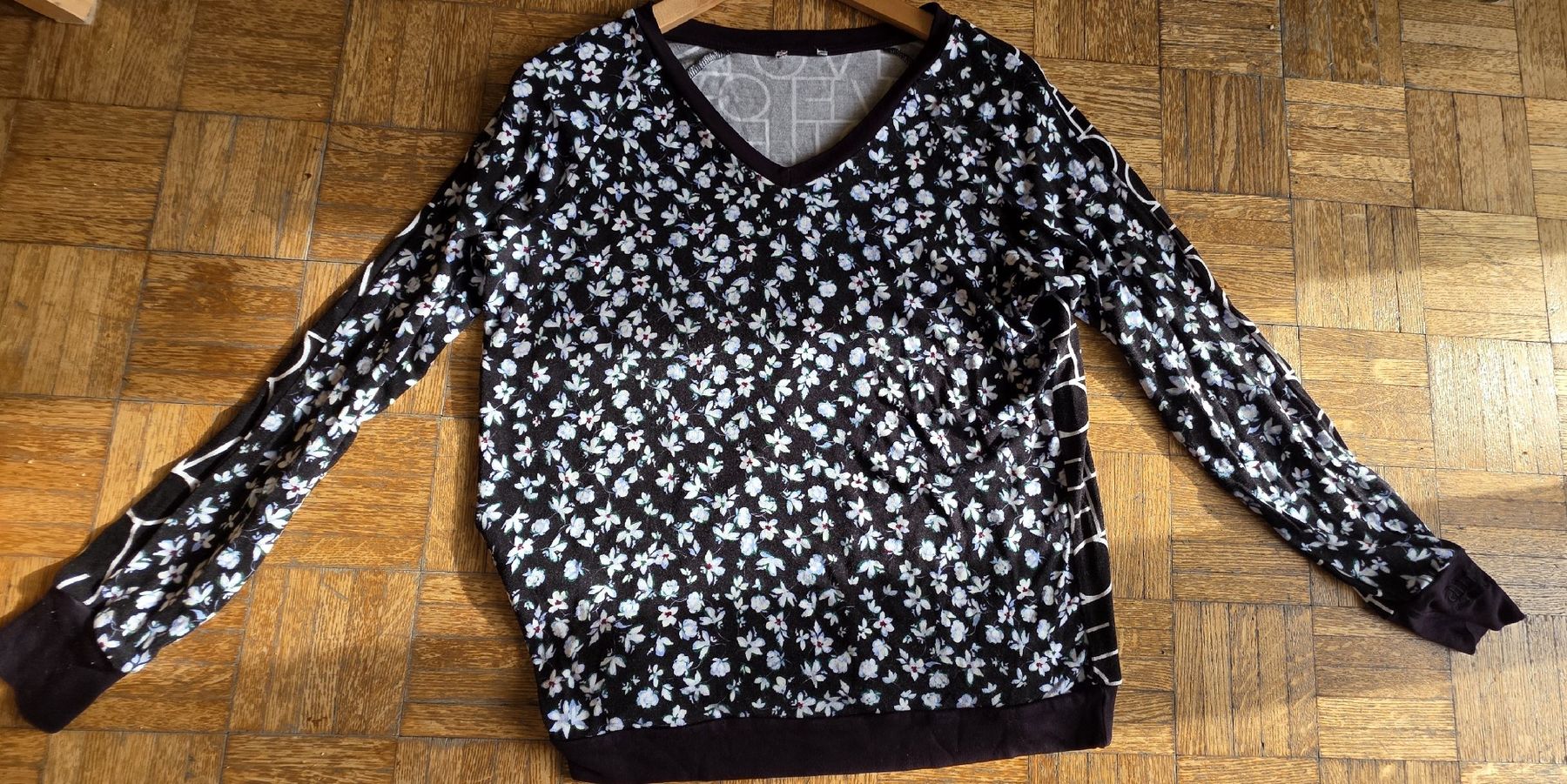 Pullover & Sweatshirts: Pull col V coton (brun/blanc) – Gebraucht aus Yverdon-les-Bains von van_dq65 1